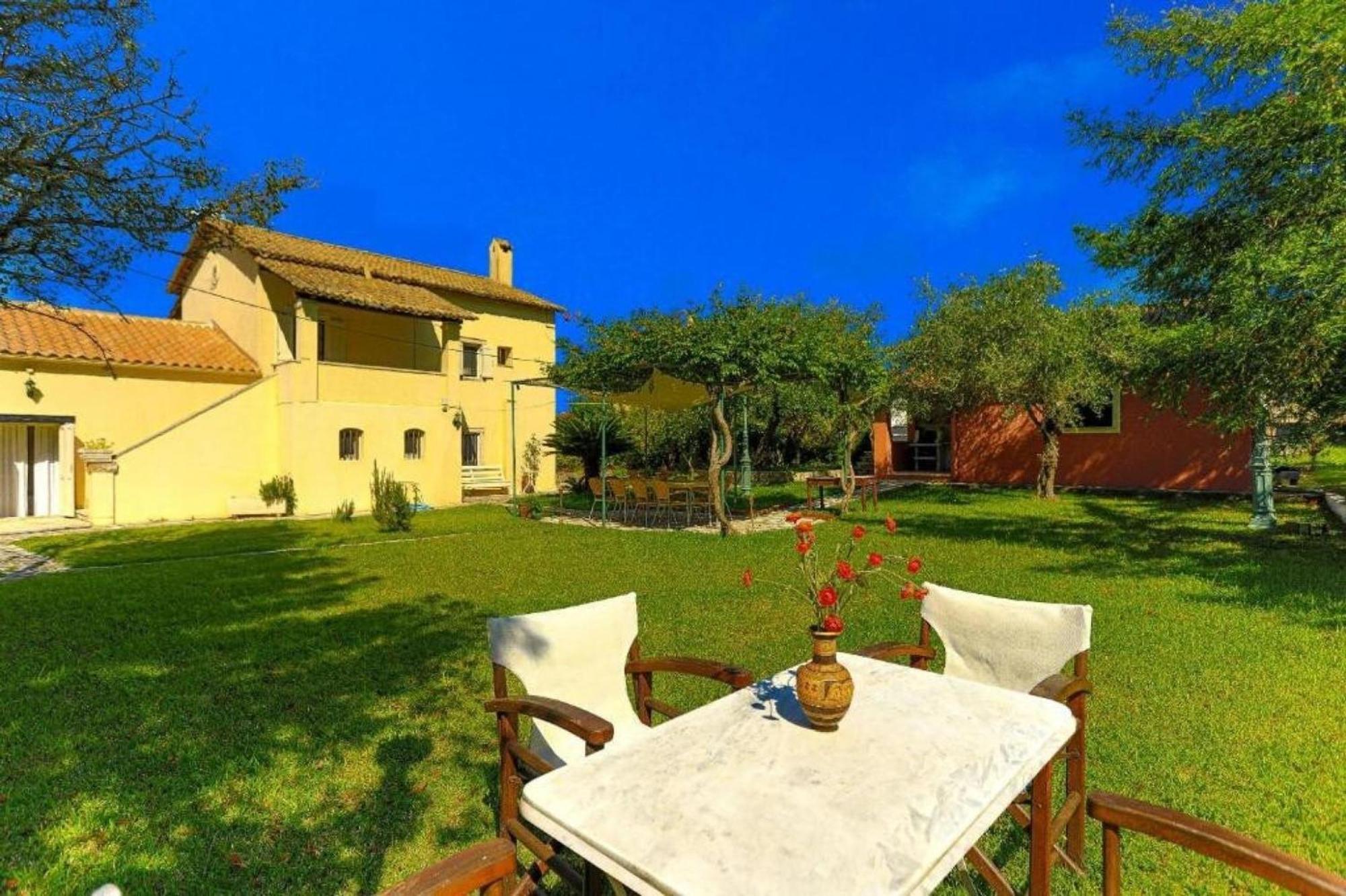 Вилла Secret Garden House - Private Garden With Pool Ахарави Экстерьер фото